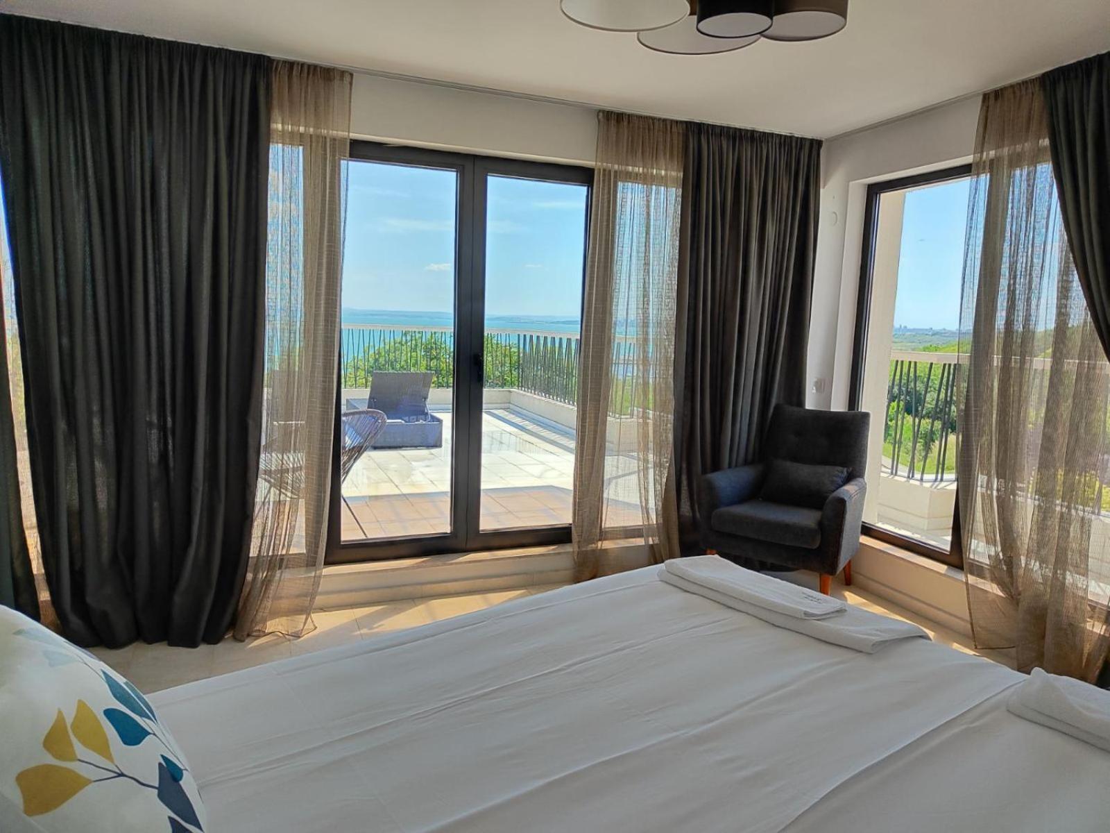 Marina Sarafovo Hotel Burgas Stad Buitenkant foto